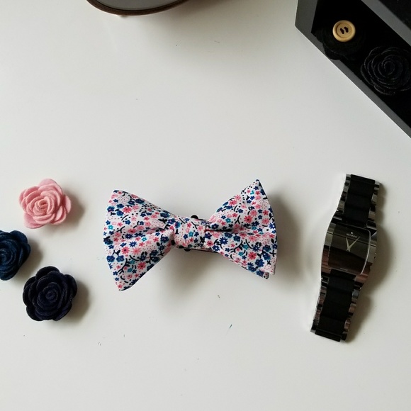 EXPRESS MODERN BOW TIE - NWOT - Picture 3 of 3